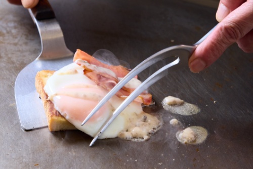 フレンチトーストのエッグベネディクト